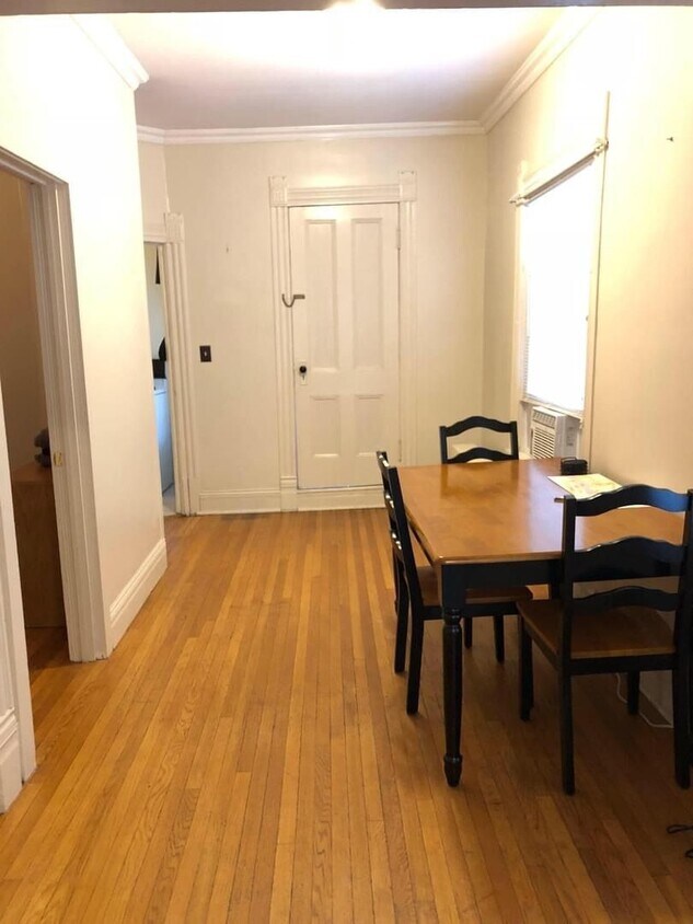Foto del edificio - 1 Bed Corning, 1st floor - Includes Utilities- ***No Pet Dogs***