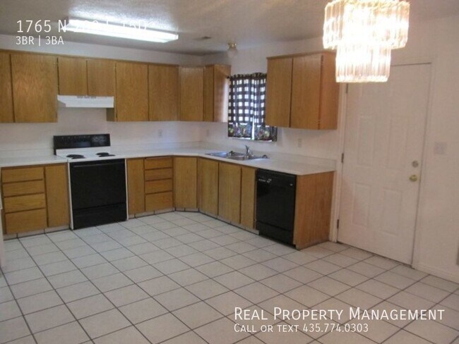 Foto del edificio - 1765 N 200 E