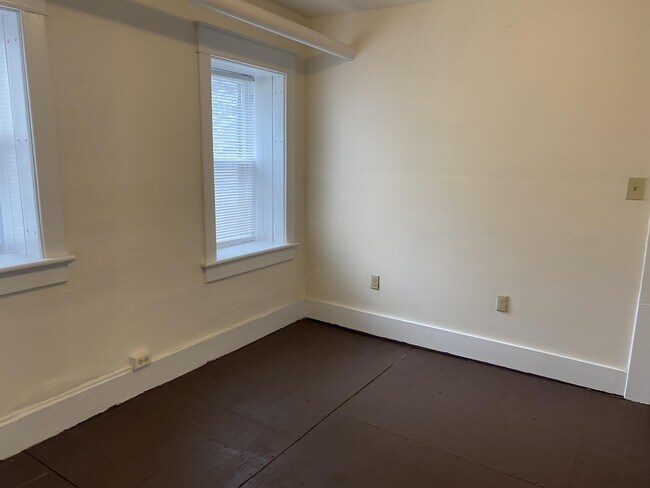 Building Photo - 316-322 Taylor Ave