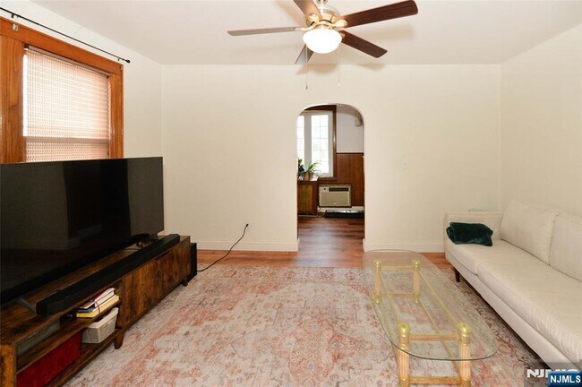 Foto del edificio - 1611 82nd St