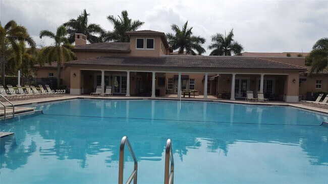 Foto del edificio - 623 SW 146th Ter