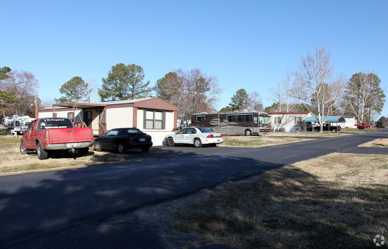 Building Photo - 134 Walnut Dr