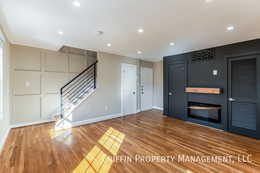 Photo - 2123 Young St SE-202