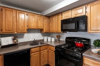 Building Photo - The Groves at Milford