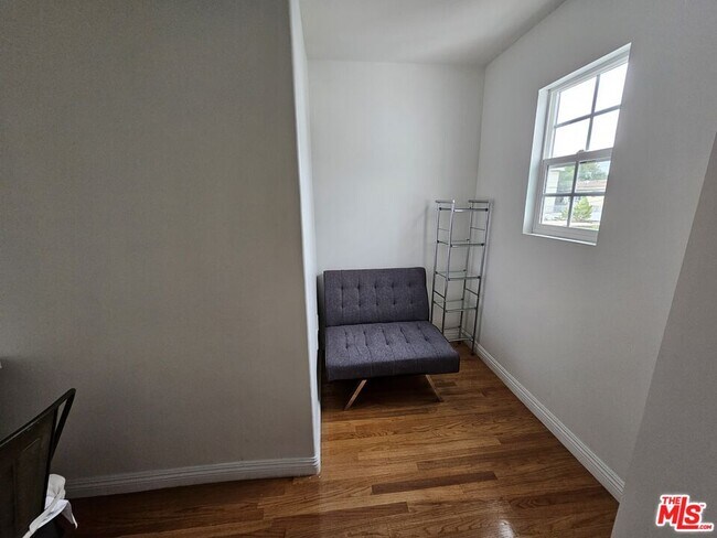 Foto del edificio - 2333 S Garth Ave