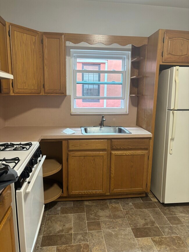 Building Photo - 3610 Ditmars Blvd