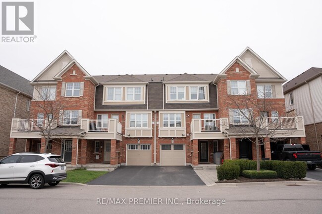 Building Photo - 1545 Gainer Cres