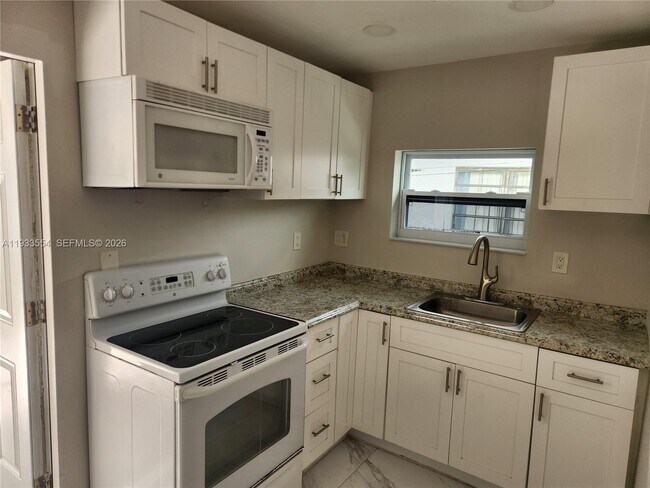 Foto del edificio - 342 E 46th St