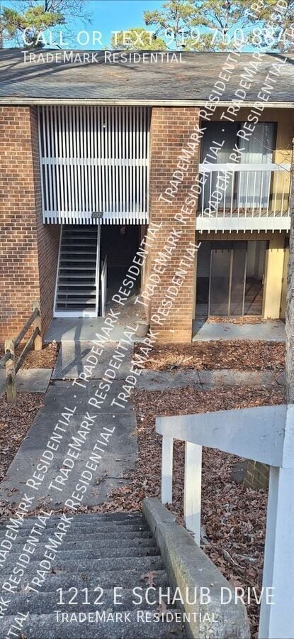 Building Photo - 1212 Schaub Dr