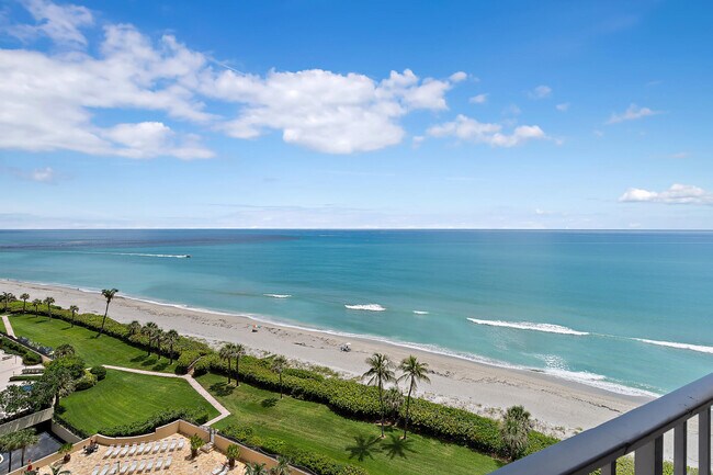 Foto del edificio - 100 Ocean Trail Way