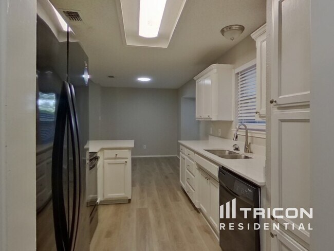 Foto del edificio - 5204 Lookout Trail