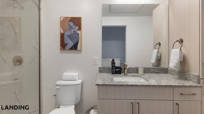 Foto del edificio - 6525 Ed Bluestein Blvd