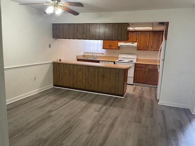 Foto del edificio - 2811 SW Archer Rd