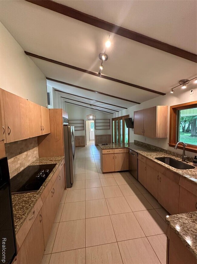 Building Photo - 6606 Vachon Ct