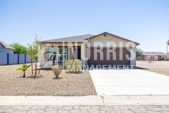 Building Photo - 14282 S Vera Cruz Rd
