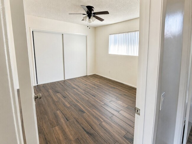 Foto del edificio - 8135 Langdon Ave