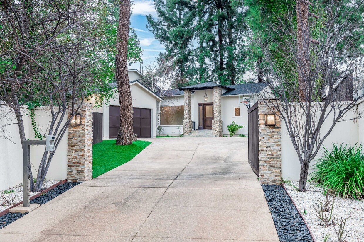 4158 Adlon Pl, Encino, CA 91436 House Rental in Encino, CA