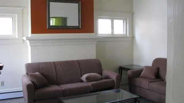 Building Photo - 4 br, 1.5 bath Apartment - 910 S State St 2