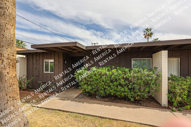 Building Photo - 1450 E Bethany Home Rd