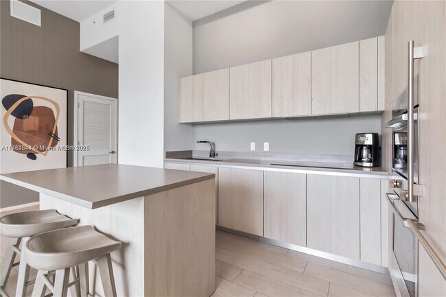 Foto del edificio - 4010 S Ocean Dr