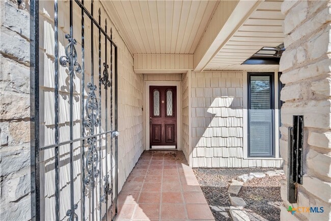 Foto del edificio - 513 Red River Rd