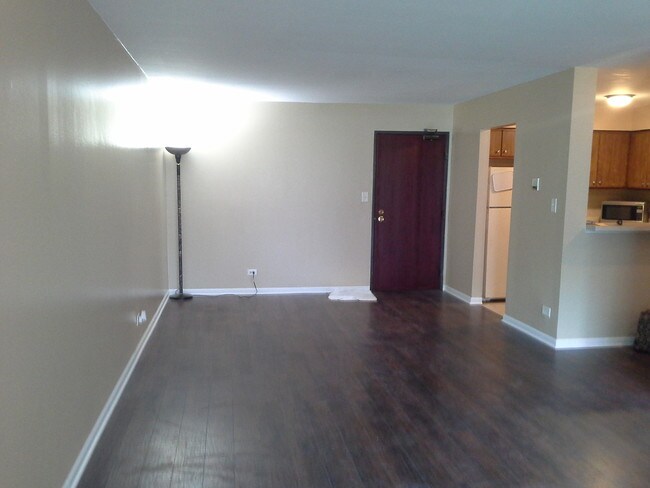 Building Photo - 33715 N Royal Oak Ln
