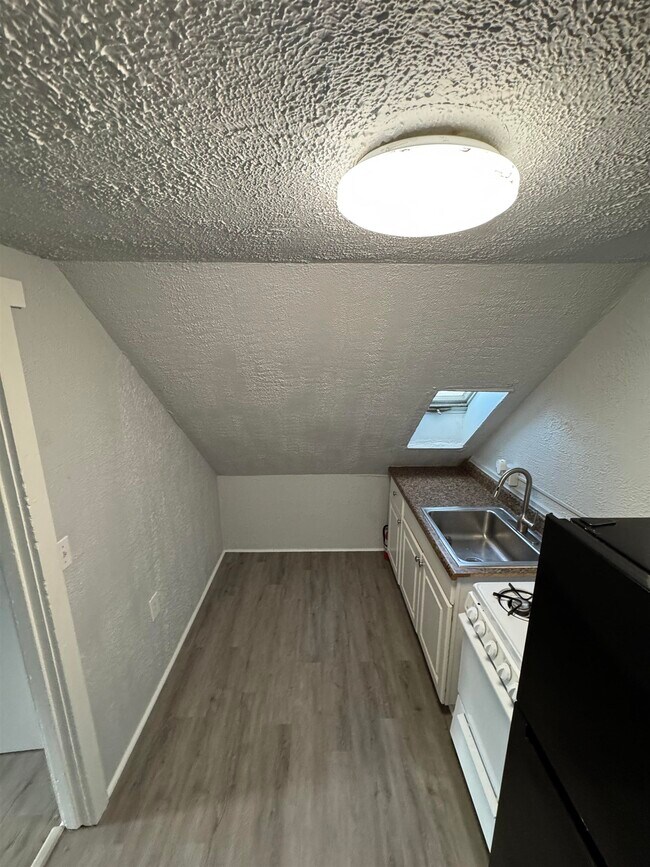 Foto del edificio - 30 Ledge St