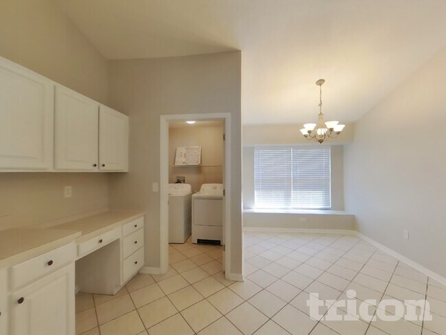 Building Photo - 1219 Horsemint Ln