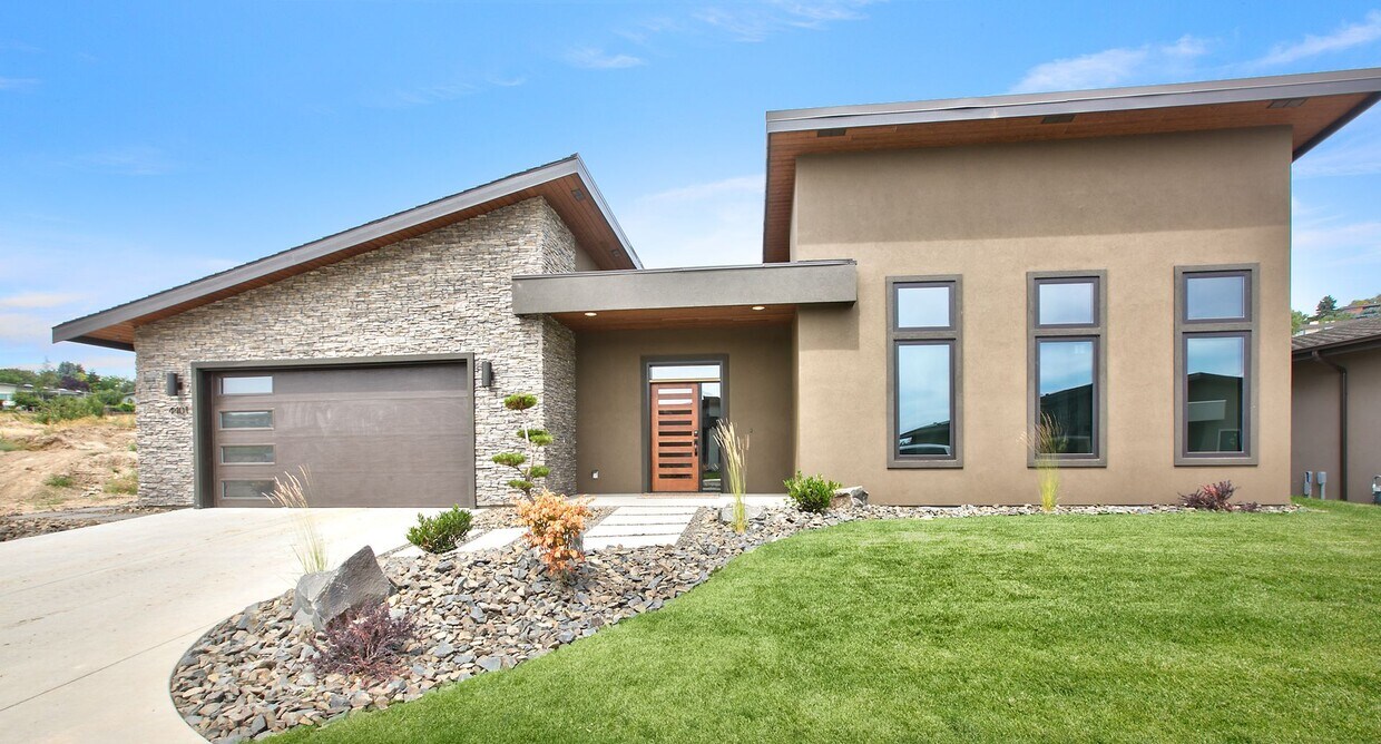 Primary Photo - Luxury Home in Gated Community
