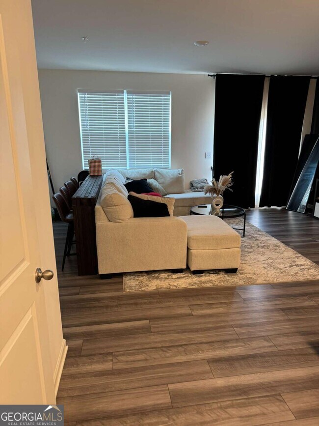 Foto del edificio - 536 Magnolia Cir