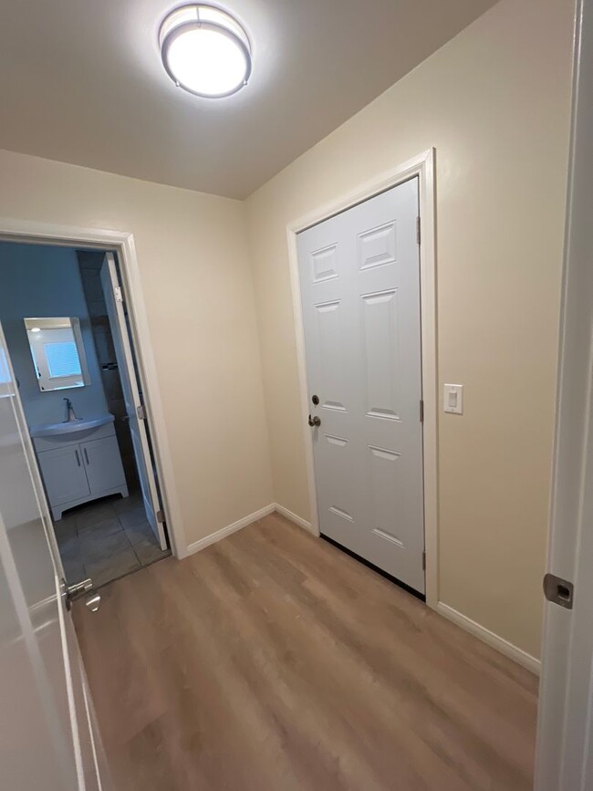 Building Photo - Oxnard - Single story 1 bedroom, 1 bathroo...