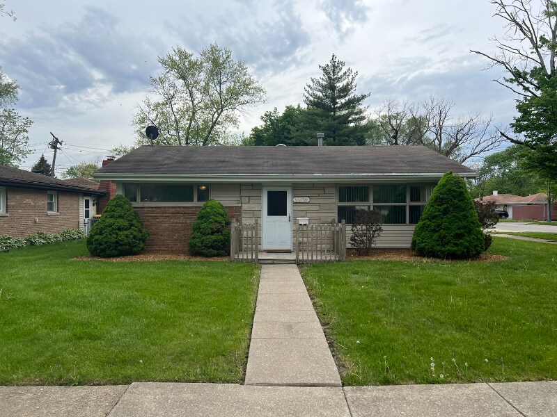 Primary Photo - 17302 Roy St