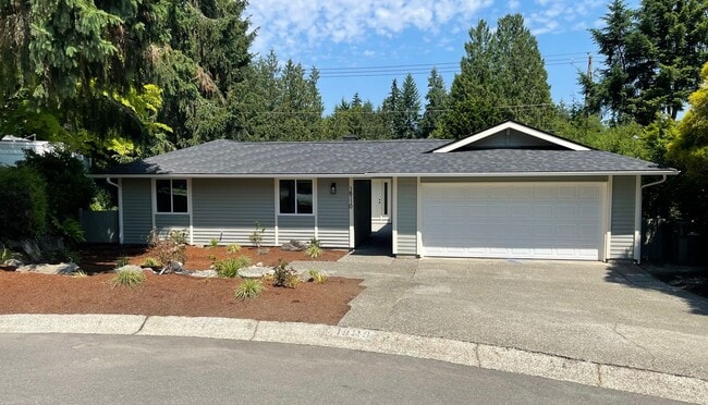 Building Photo - 4 Bed 2.5 bath Tam o'Shanter remodeled ram...