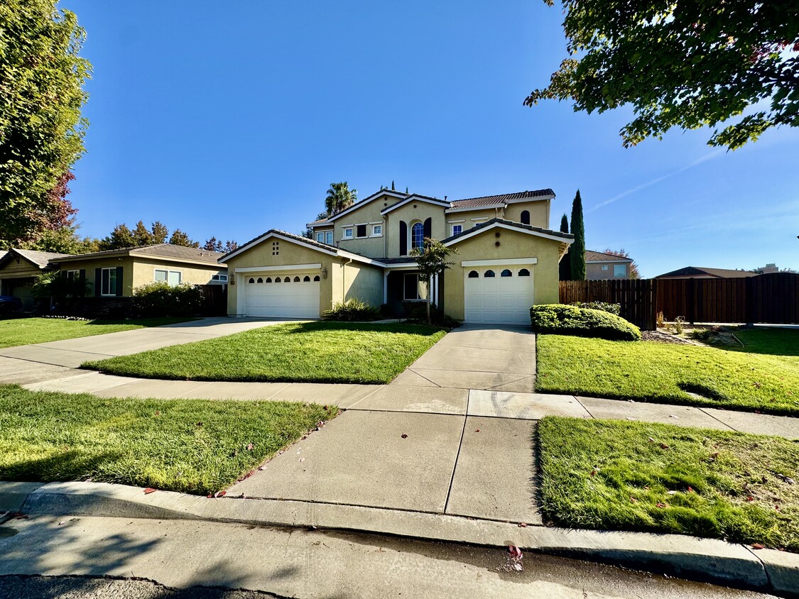 Foto principal - 1963 Westminster Dr