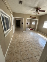 Building Photo - 904 E Hedrick St