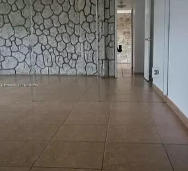 Foto del edificio - 8895 Fontainebleau Blvd