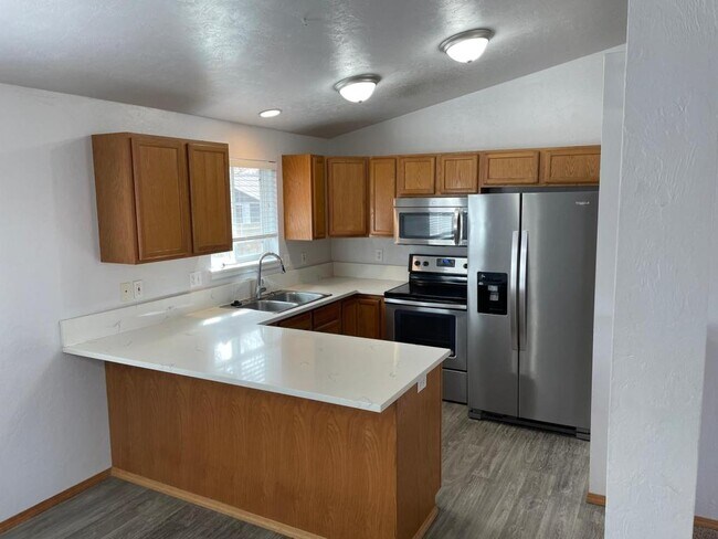 Building Photo - 2010 Del Rio Ave SE