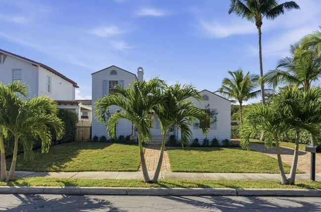 Foto del edificio - Charming and beautifully maintained 3-bedroom, 2-bath Southland Park Pool Home in the heart of We...