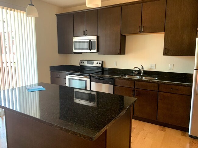 Building Photo - 2628 Arbor Dr