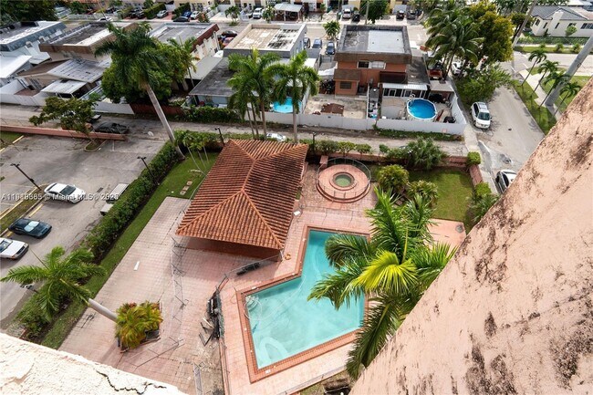 Foto del edificio - 5050 NW 7th St