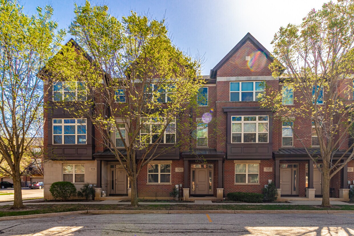 Foto principal - 721 Summit Ln