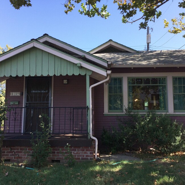 Charming 2 bedroom 1 Bath Close to Midtown! - Charming 2 bedroom 1 Bath Close to Midtown! House
