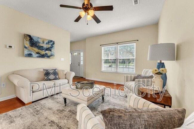 Foto del edificio - 3721 Keri Ln NE