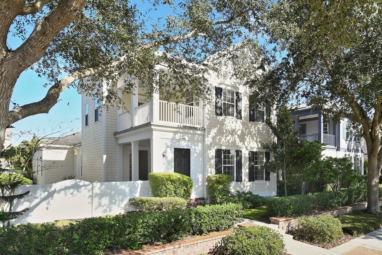 Primary Photo - Baldwin Park Beauty