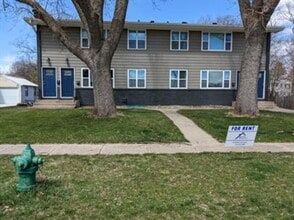 Building Photo - 405 E 6th St