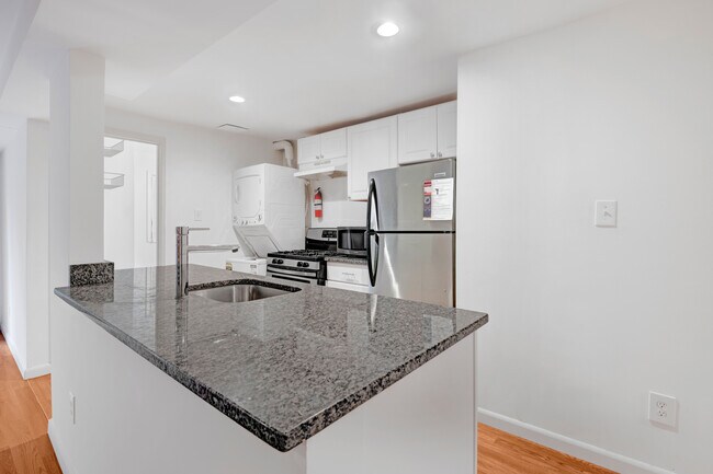 Foto del edificio - 3204 Porter St NW