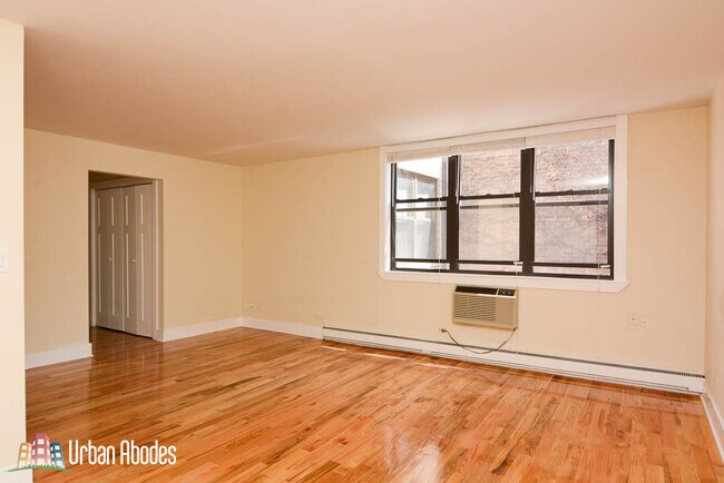 Building Photo - 1446 N Dearborn St