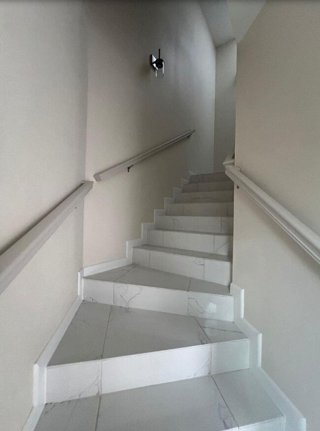 Building Photo - 504 Gale Ct