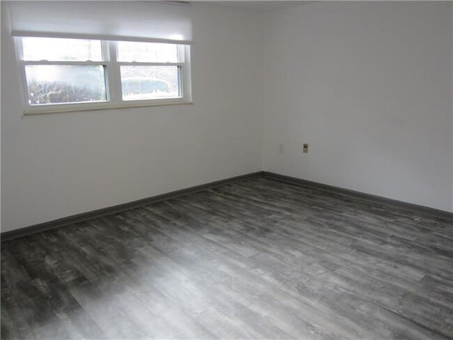 Building Photo - 300 Gilkeson Rd