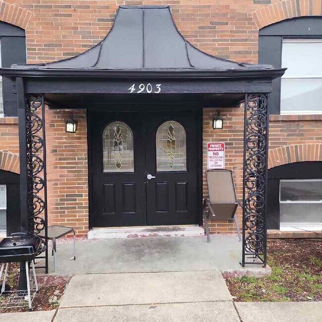 Building Photo - 4903 Saddlebrook Ln